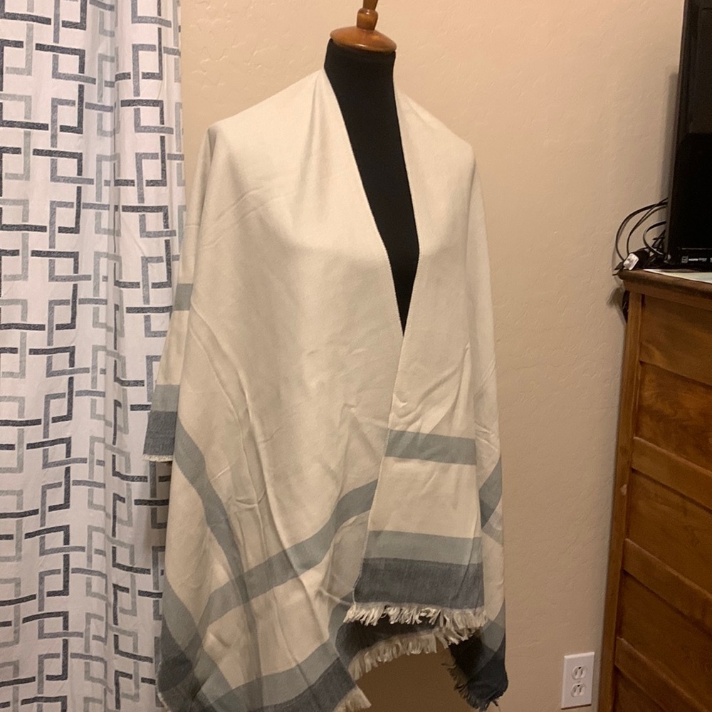 Poncho brand new